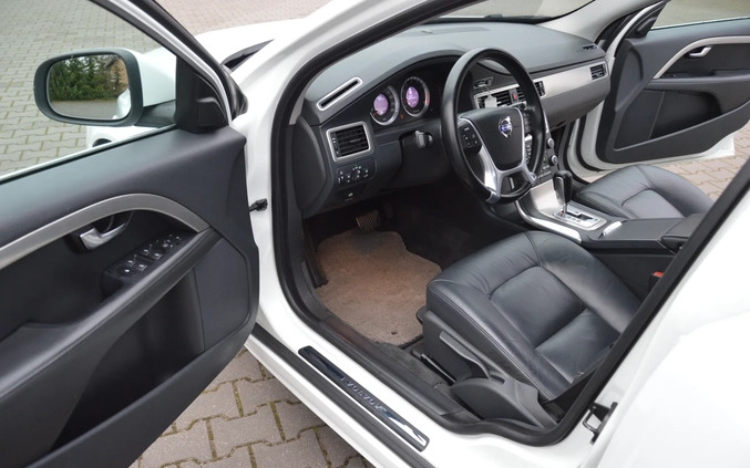 Volvo V70 cena 29500 przebieg: 350000, rok produkcji 2010 z Małogoszcz małe 704